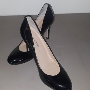 Ivanka Trump Black Pumps